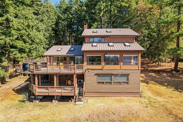 Property Photo: 108 Tern Rd BC V8K 1G9