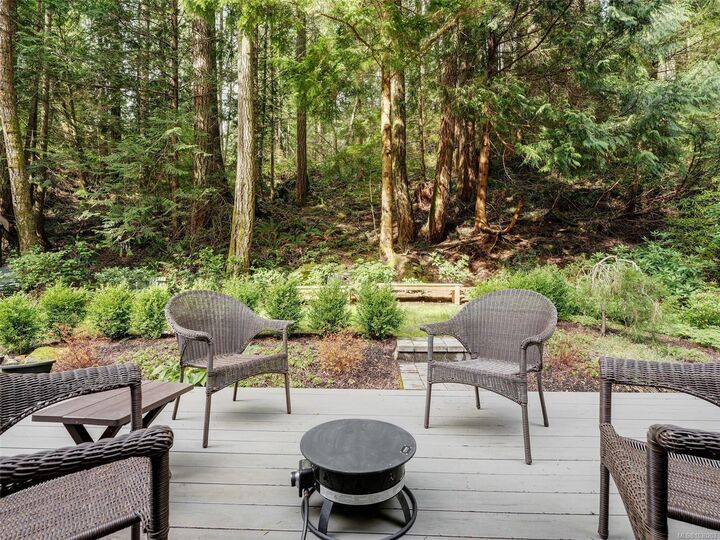 Property Photo: 3781 Phillips Rd BC V9Z 0Y3