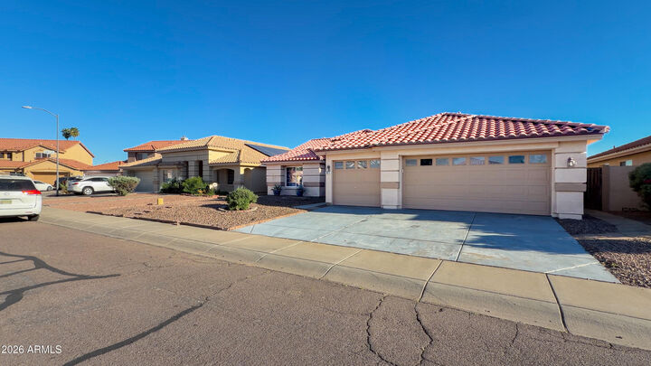 Property Photo:  3925 W Charter Oak Road  AZ 85029 