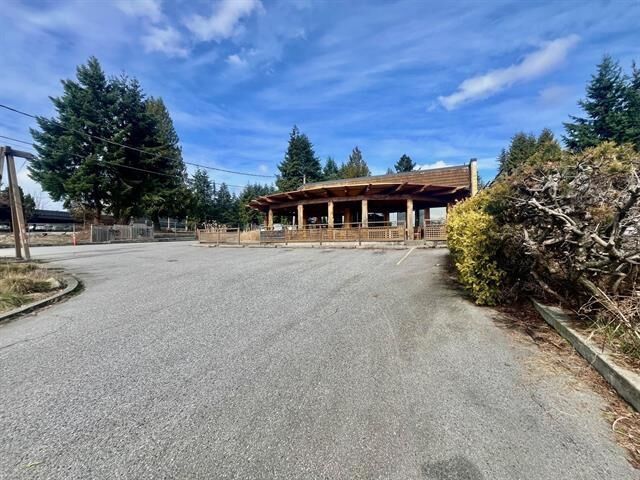 818 Gibsons Way — photo 1