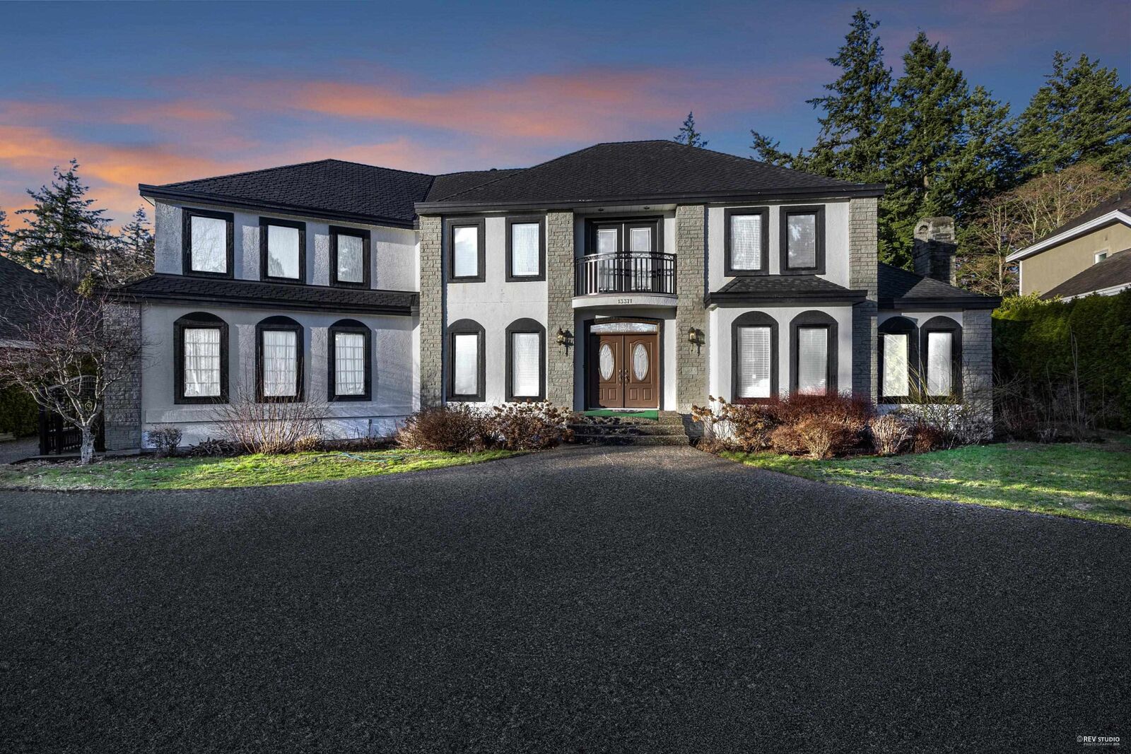 Photo de la propriété:  13371 21A Avenue  BC V4A 9N1 