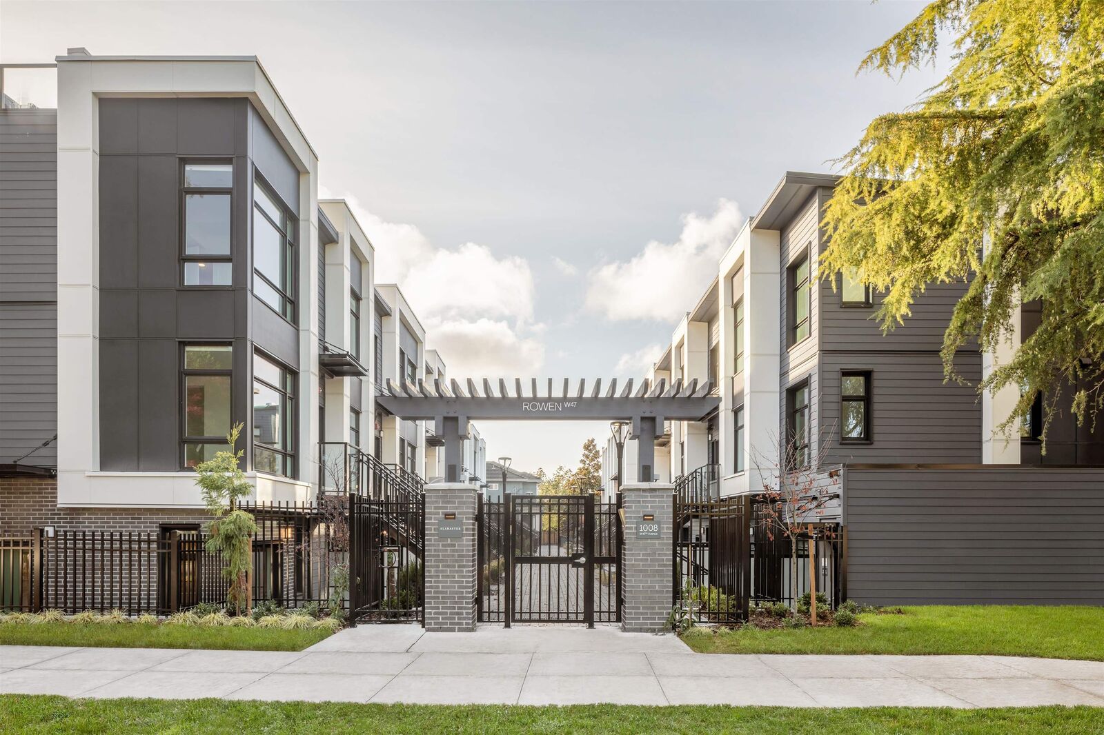 Property Photo: 1010 W 47th Avenue 225 BC V6M 0E3