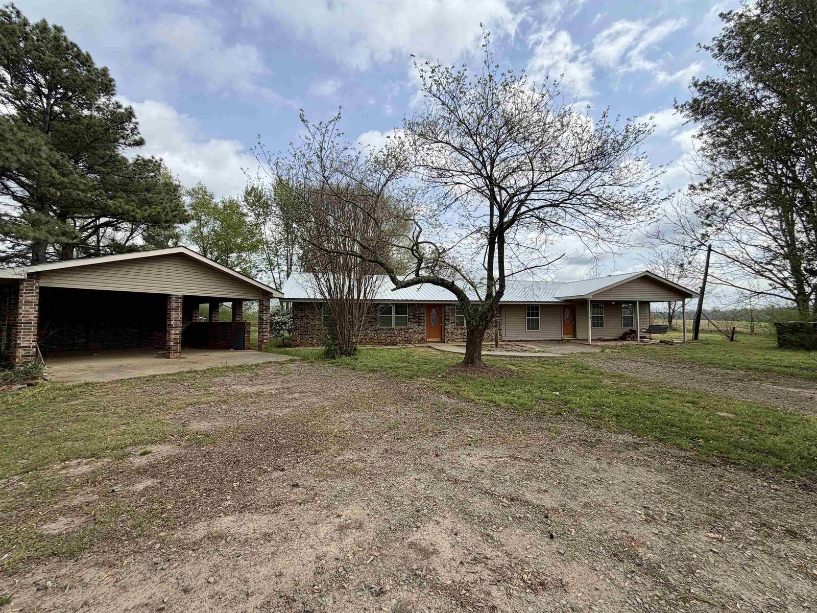 Property Photo:  262 County Road 3290  AR 72830 