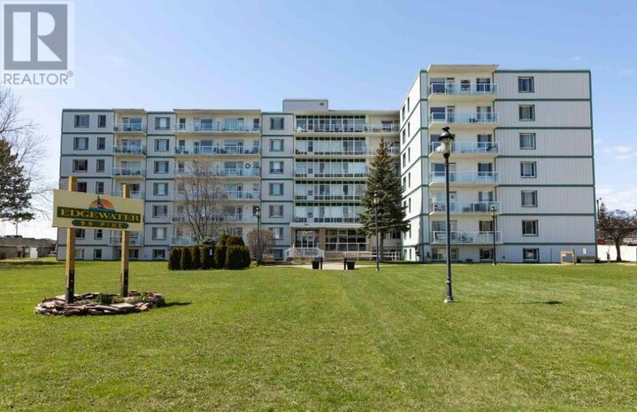 Photo de la propriété:  99 Pine St  ON P6A 3Y3 