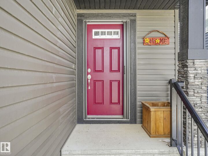 Photo de la propriété:  1212 176 Street SW  AB T6W 2B7 