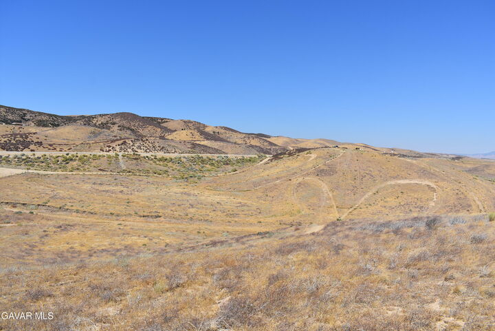 Property Photo:  Vic 138th St W And Ave J7  CA 93536 