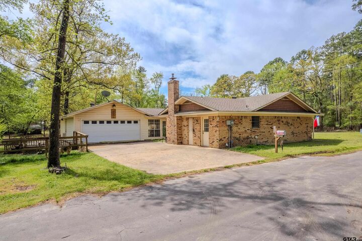 Property Photo: 102 King Henry TX 75480