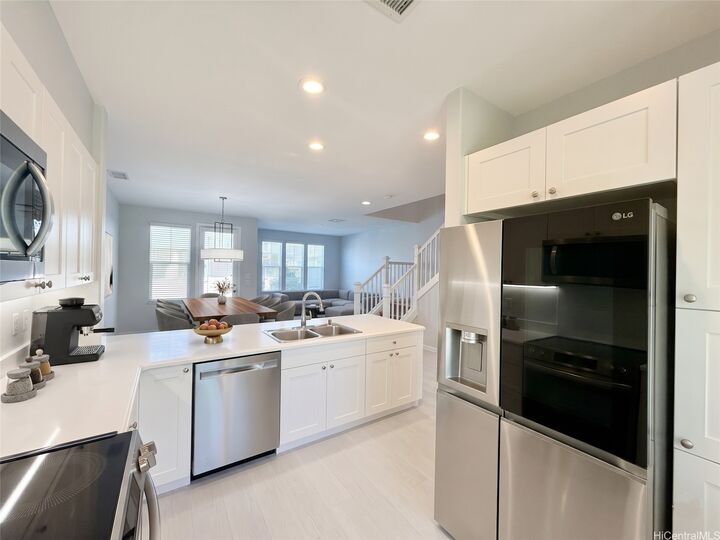 Property Photo:  91-2220 Kaiwawalo Street 11-1105  HI 96706 
