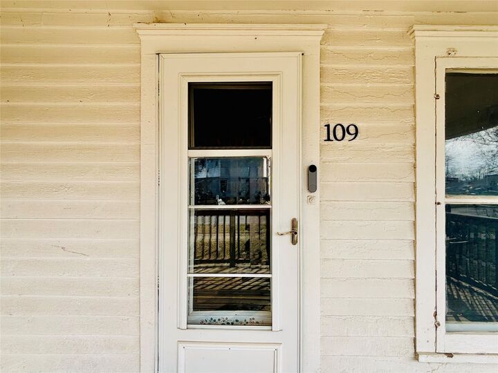 Property Photo: 109 Maxwell Street IA 50161