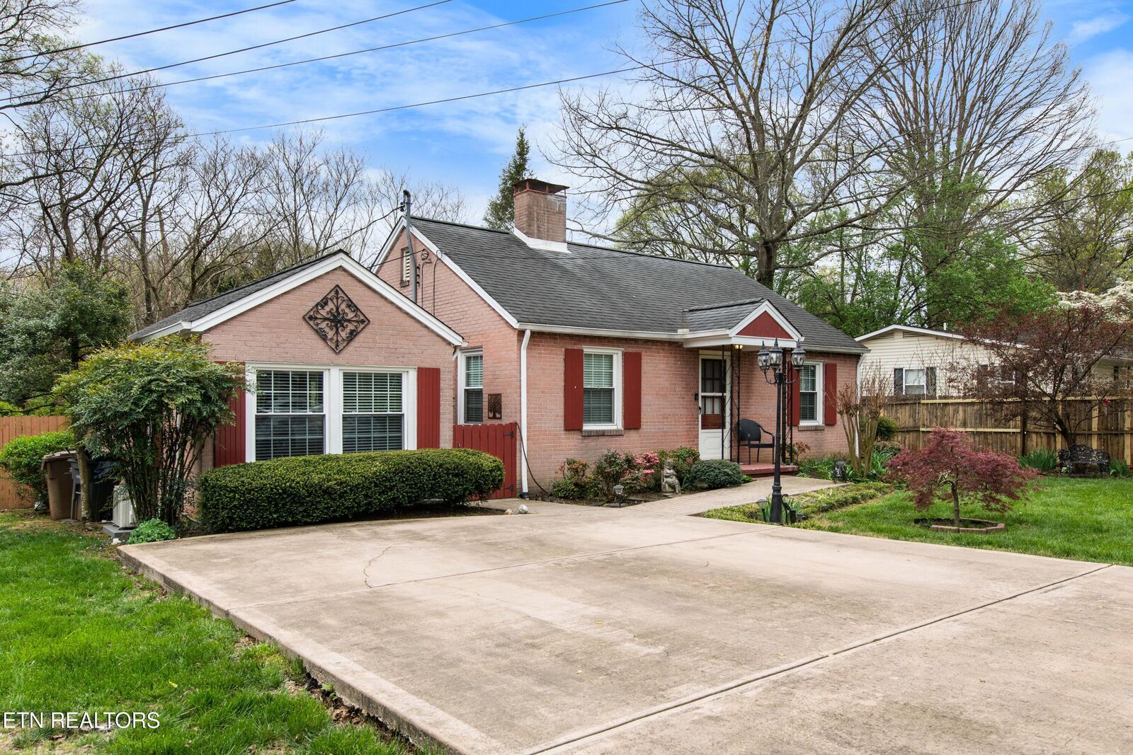 Property Photo:  2820 Arbor Place  TN 37917 