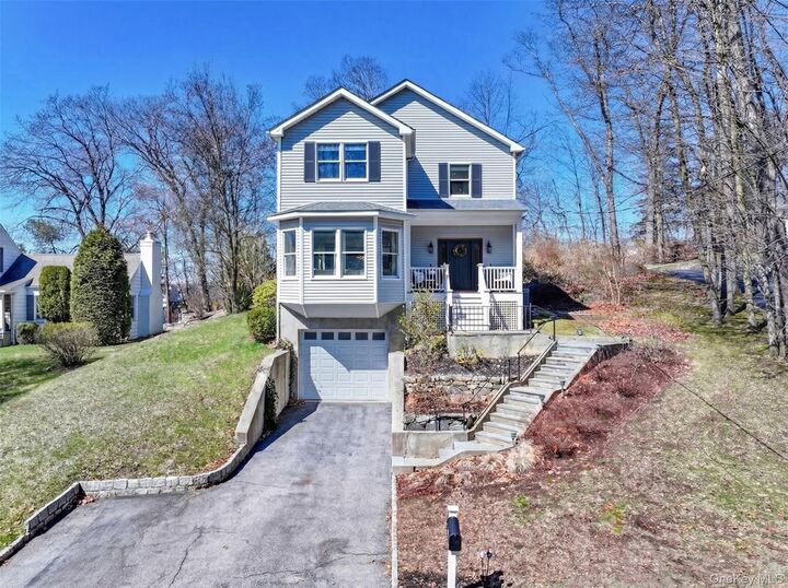 Property Photo:  14 Park Avenue  NY 10502 