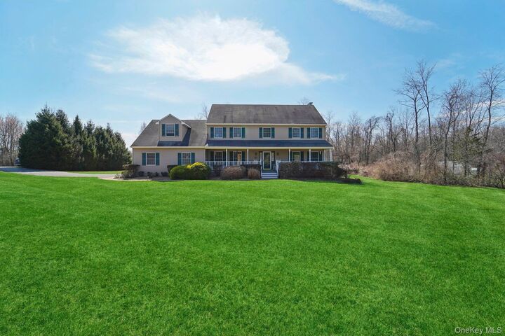 Property Photo:  1 Boxwood Lane  NY 12549 