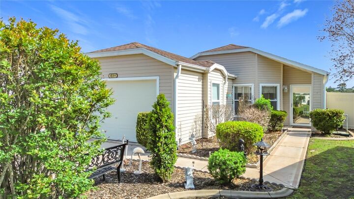 Property Photo:  4844 Heron Run Circle  FL 34748 