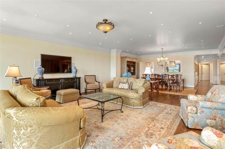 Property Photo:  1110 SW Ivanhoe Boulevard 27  FL 32804 