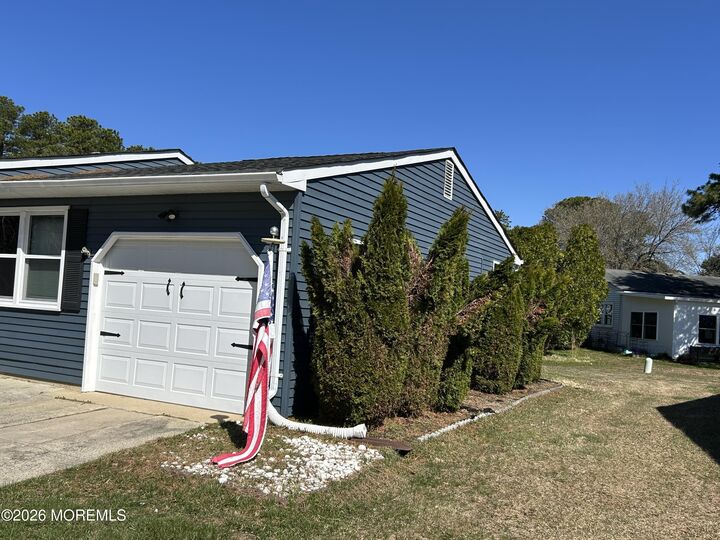 Property Photo:  19 Attleboro Lane  NJ 08759 