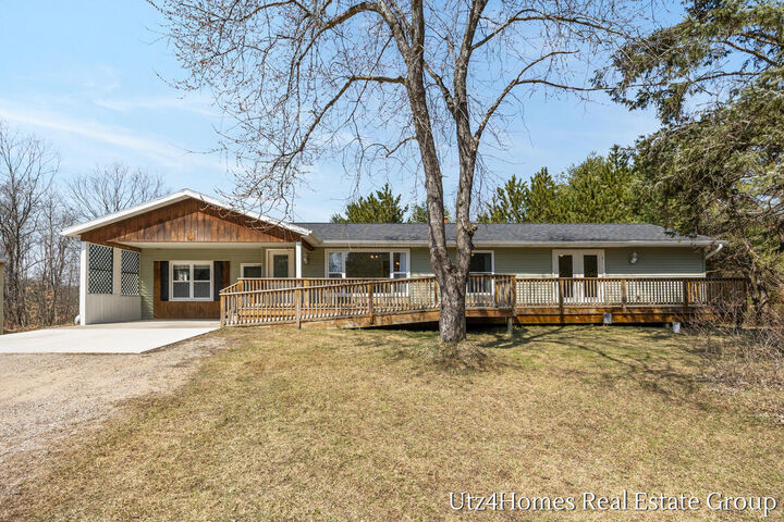 Property Photo: 1695 160th Avenue MI 49336