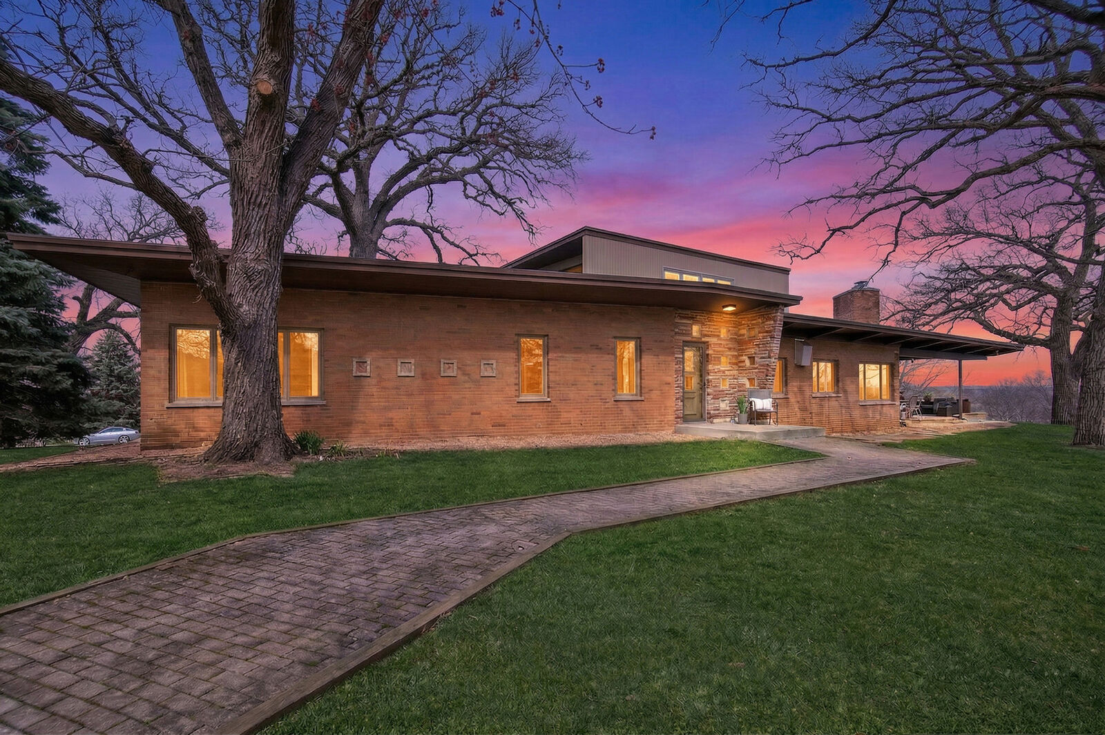 Property Photo:  615 Robin Ridge  IL 60123 