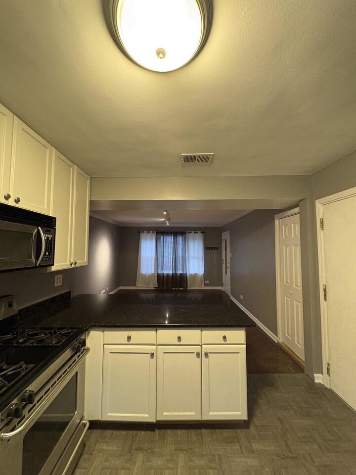 Property Photo:  129 Elmwood Avenue 2S  IL 60202 