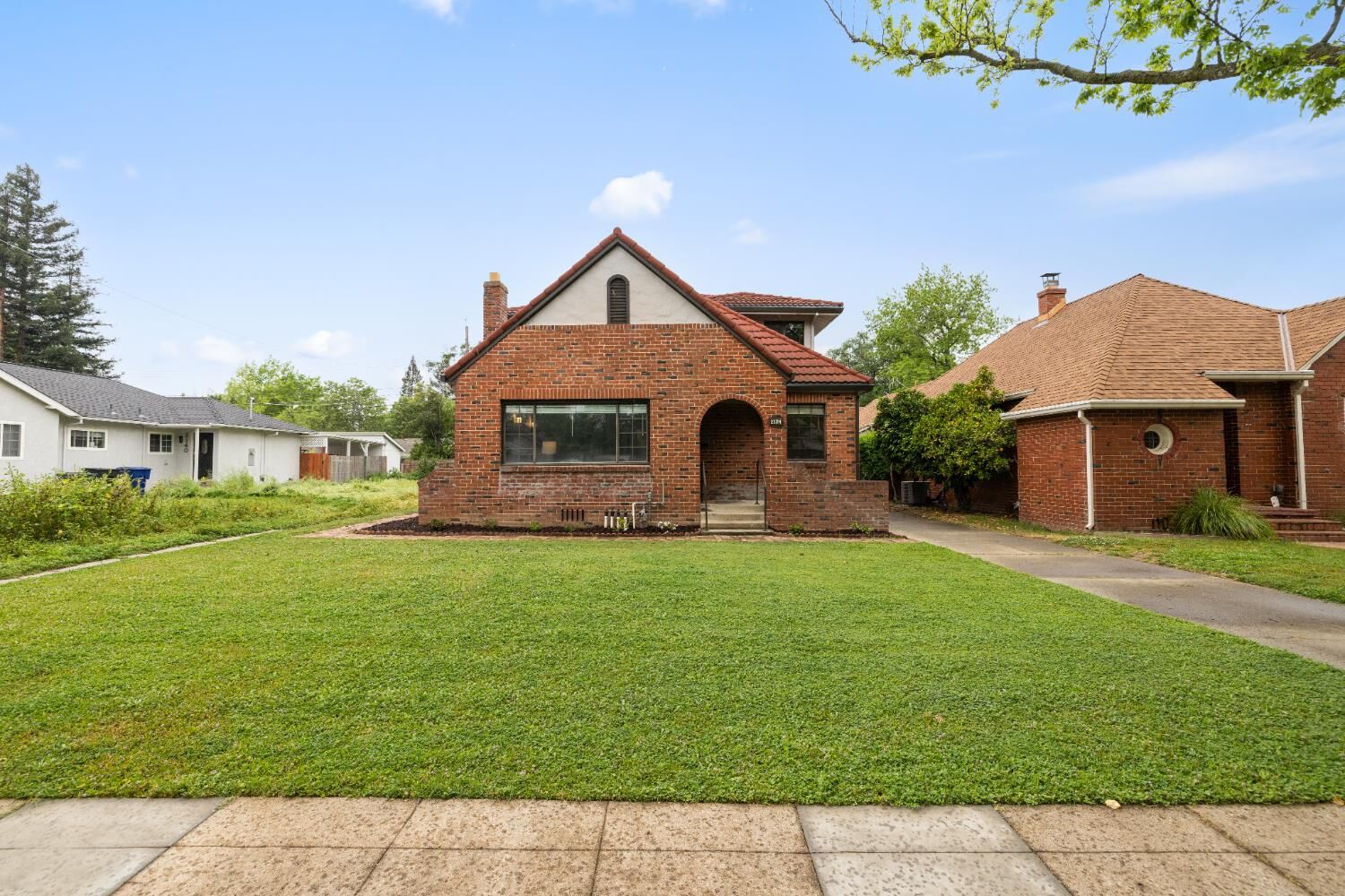 Property Photo: 2124 Gerber Avenue CA 95817