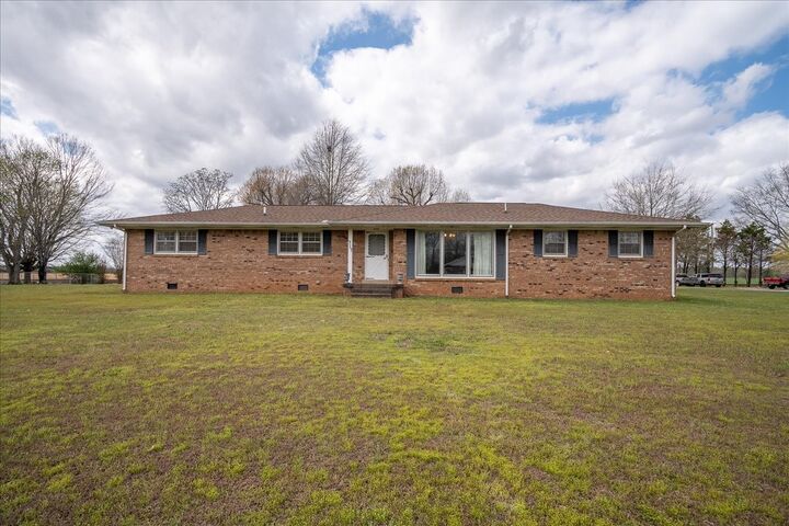 Property Photo: 717 Brenda Ave TN 38469