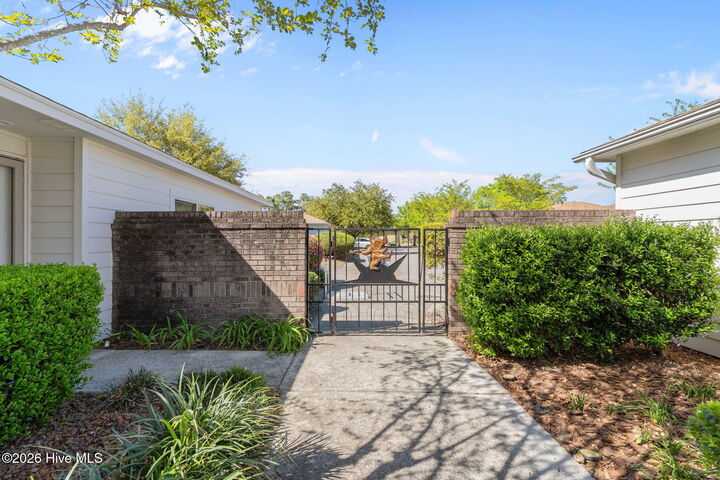 Property Photo: 1033 Summerlin Falls Court NC 28412