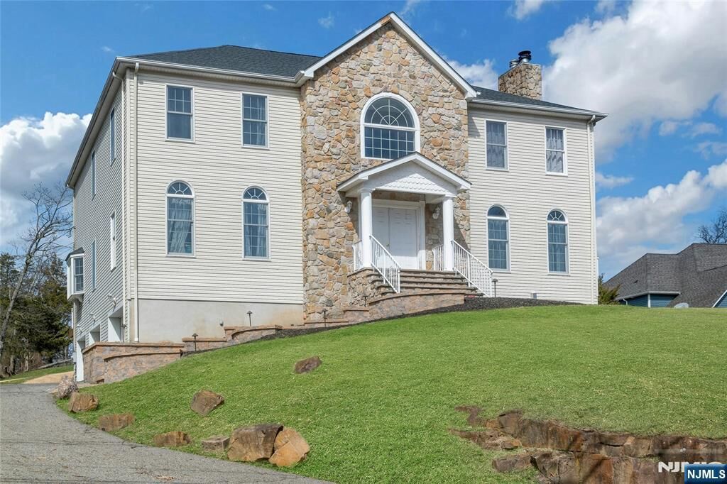 Property Photo:  40 Horseneck Road  NJ 07045 