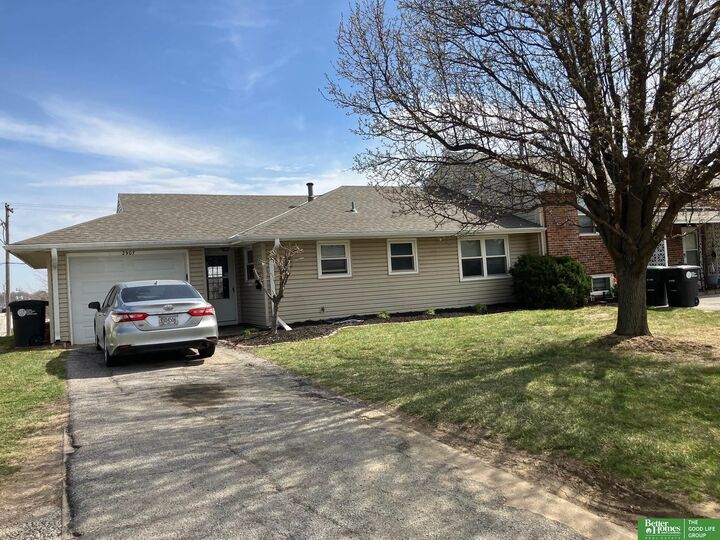 Property Photo:  2913 S 134th Avenue  NE 68144 