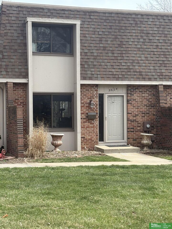 Property Photo:  5624 S 92 Plaza  NE 68127-9999 