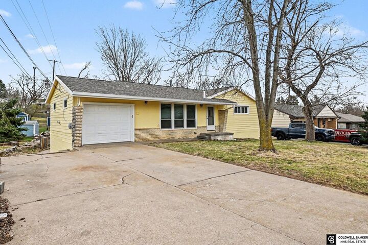 Property Photo:  1405 Freeman Drive  NE 68005 