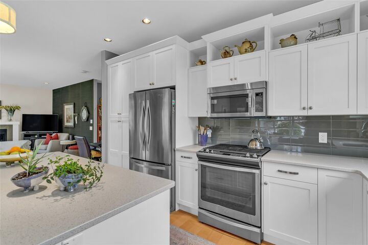 Photo de la propriété:  13076 Porter Drive  BC V4V 2S4 