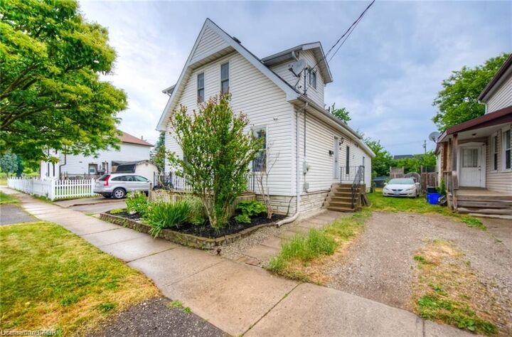 Property Photo: 10 Bruce Street ON N3R 1E2