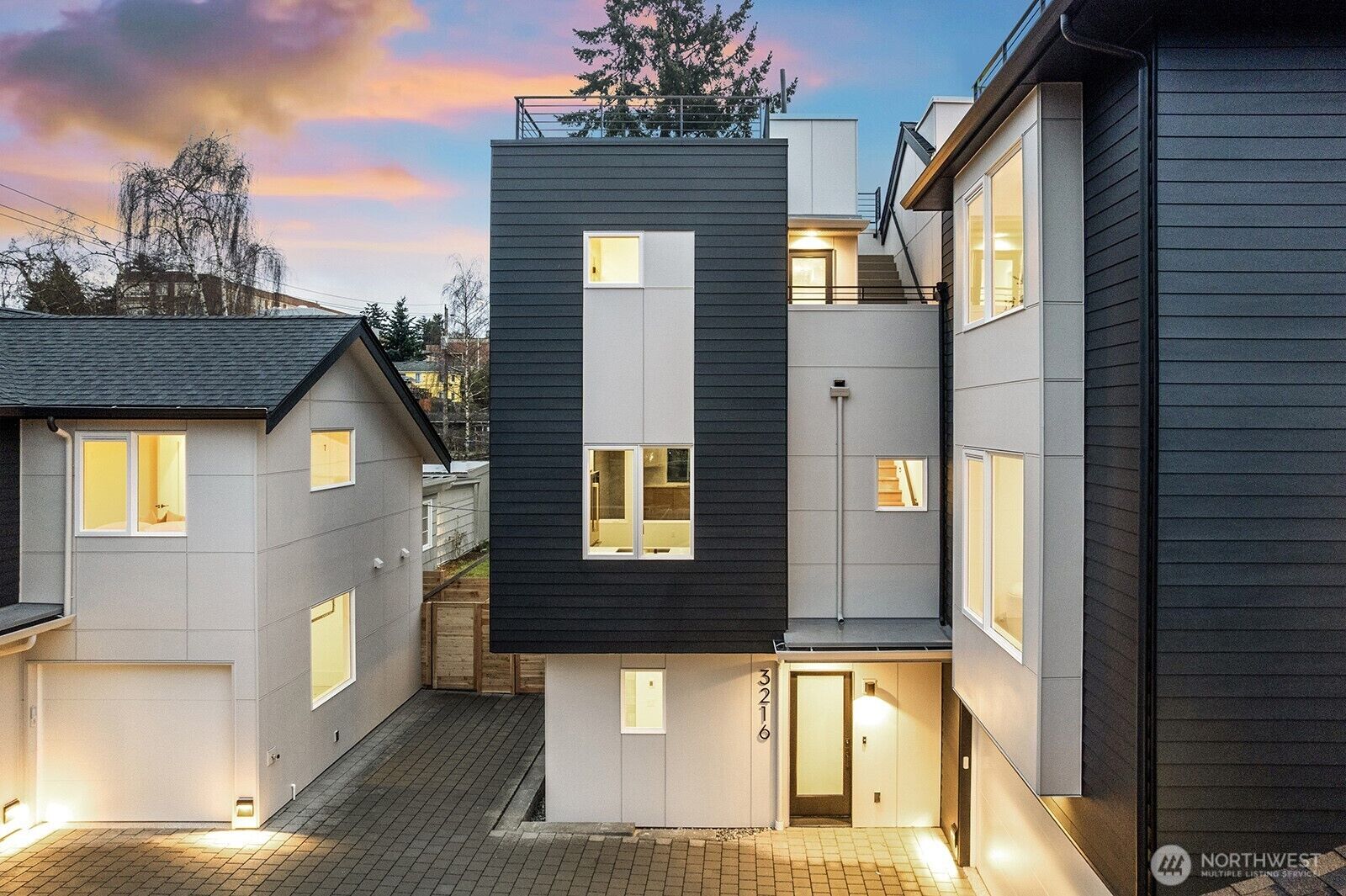 Property Photo:  3216  47th Avenue SW  WA 98116 