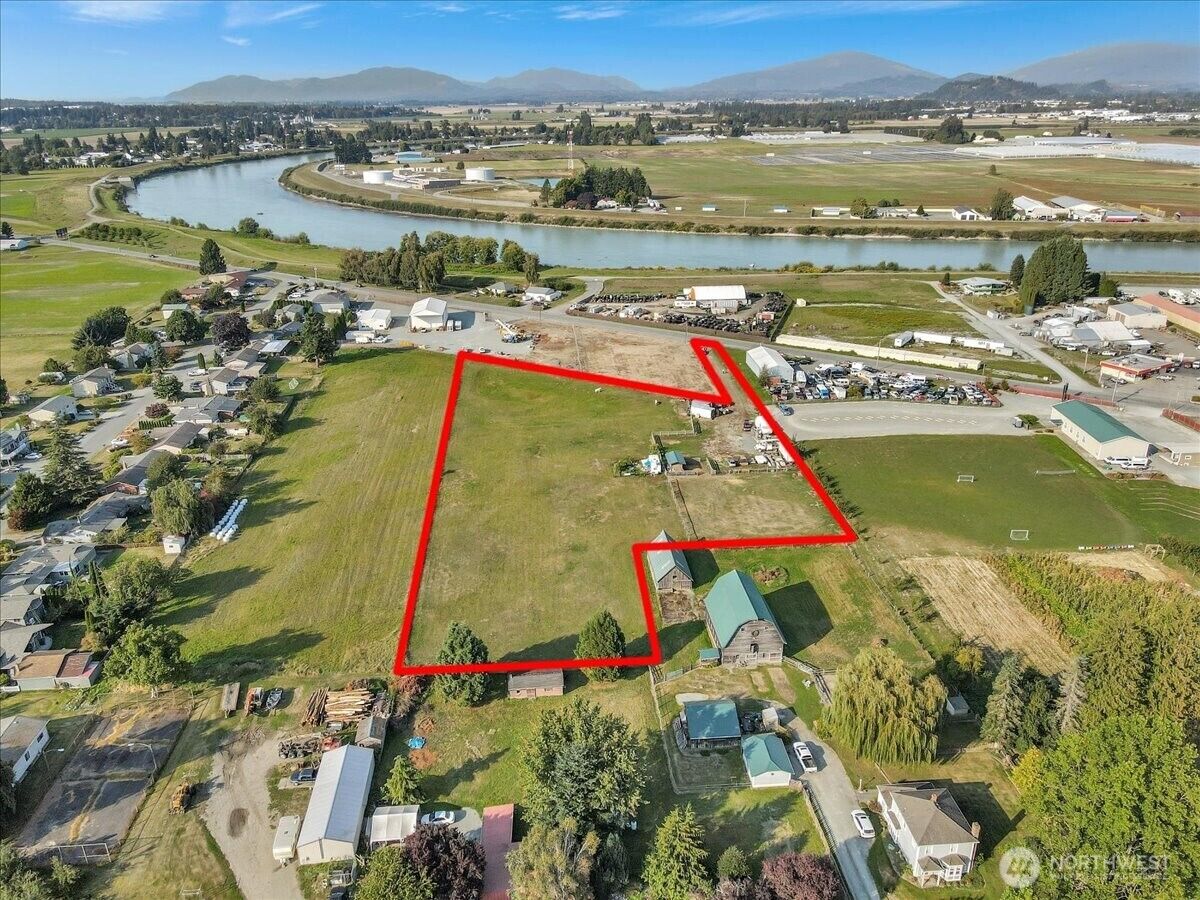 Property Photo:  17506  State Route 536  WA 98273 