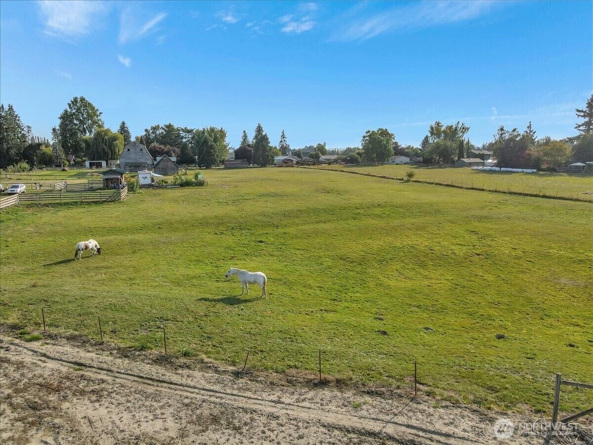 Property Photo: 17506 State Route 536 WA 98273