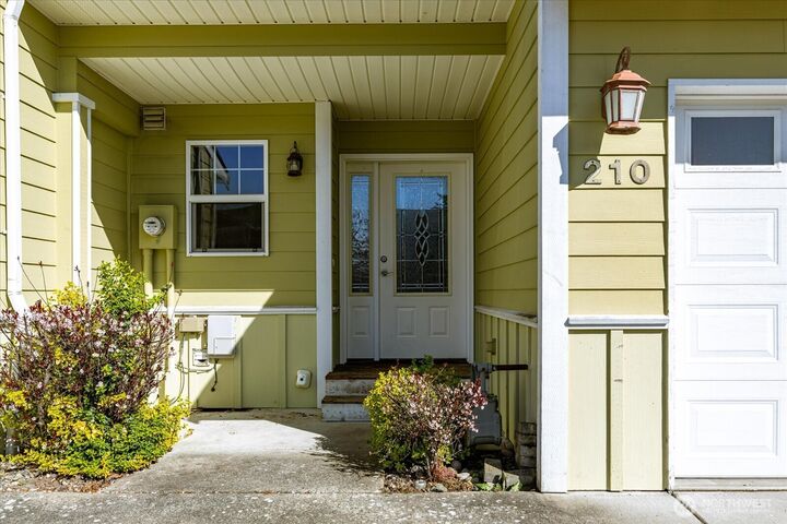 Property Photo:  210 SE Melrose Drive  WA 98277 