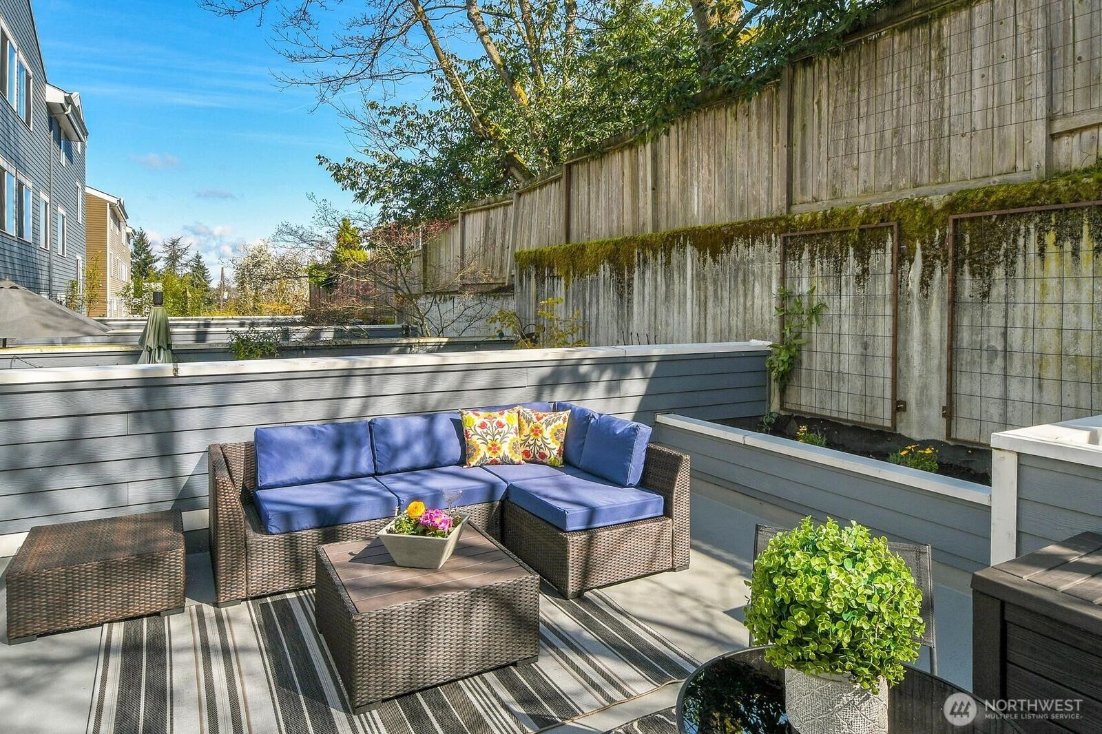 Property Photo:  2350  10th Avenue E 111  WA 98102 