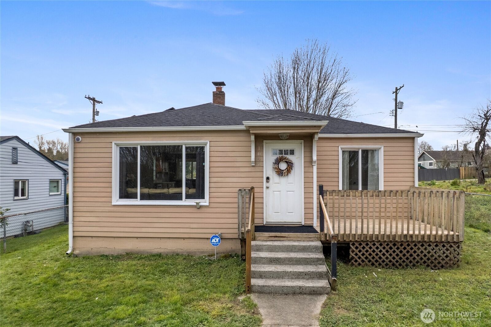 Property Photo:  1646 E Wright Avenue  WA 98404 