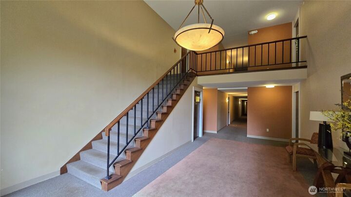 Property Photo:  11010 NE 68th Street 627  WA 98033 