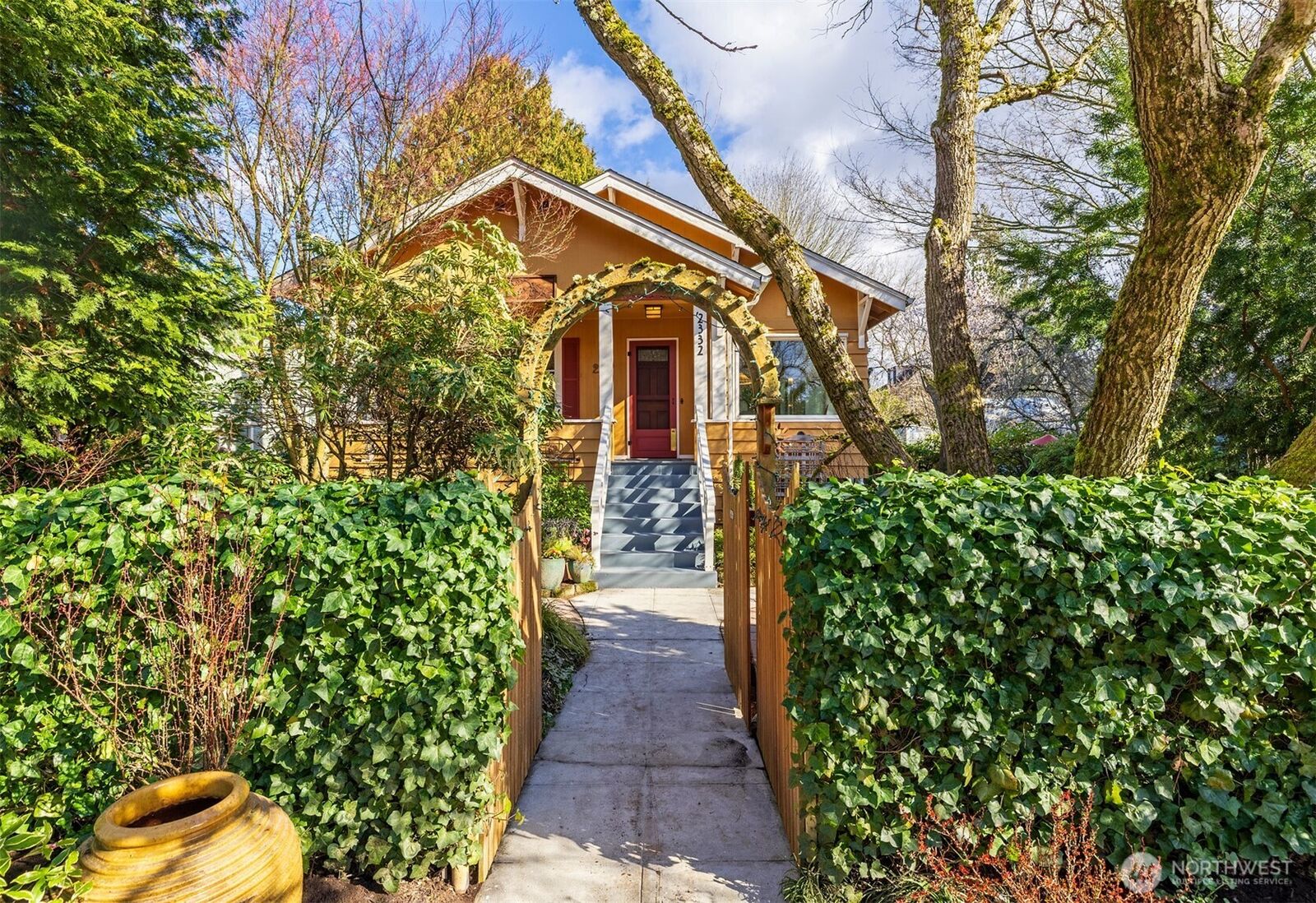 Property Photo:  2332  45th Avenue SW  WA 98116 