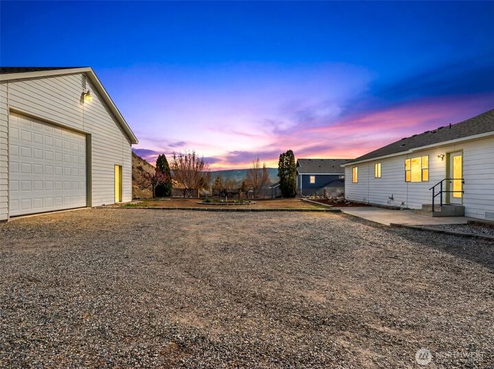 Property Photo:  1263  Wheatridge Drive  WA 98802 