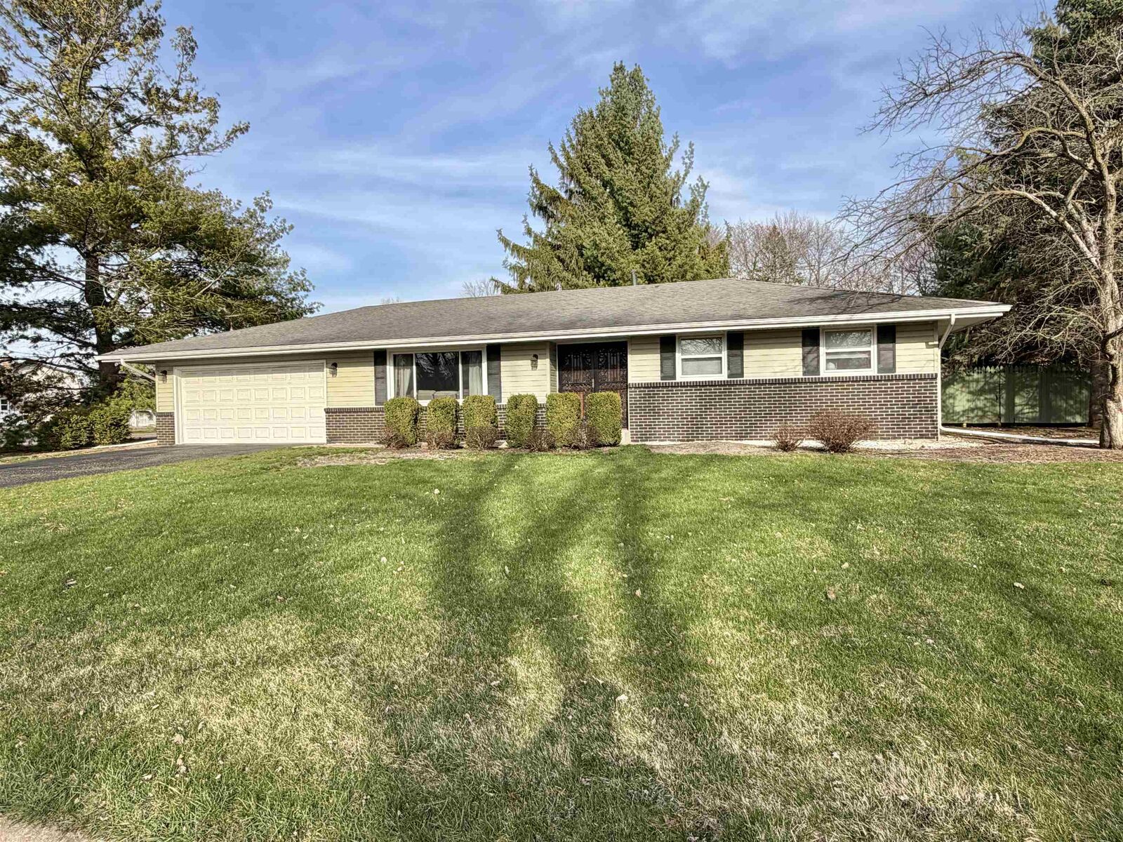 Property Photo:  3231 Pepper Court  IL 61114 