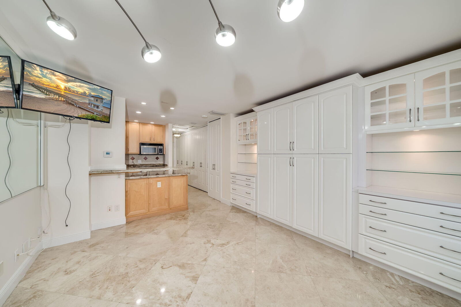 Property Photo:  405 N Ocean Boulevard 122  FL 33062 