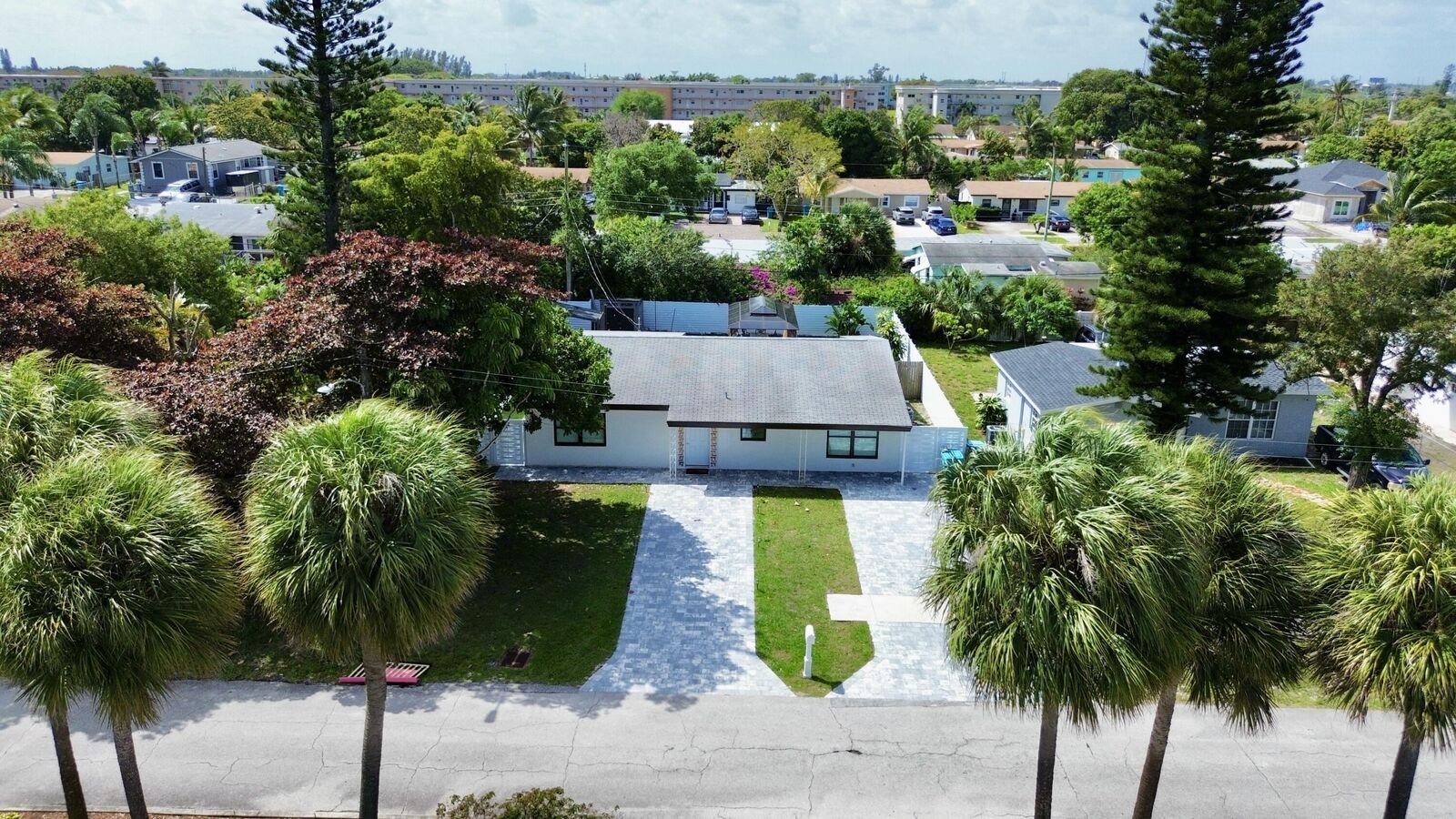 Property Photo: 210 Ocean Parkway FL 33435