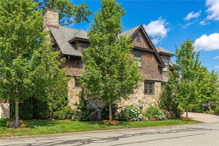 Property Photo:  29 Prairie Avenue 9  RI 02840 