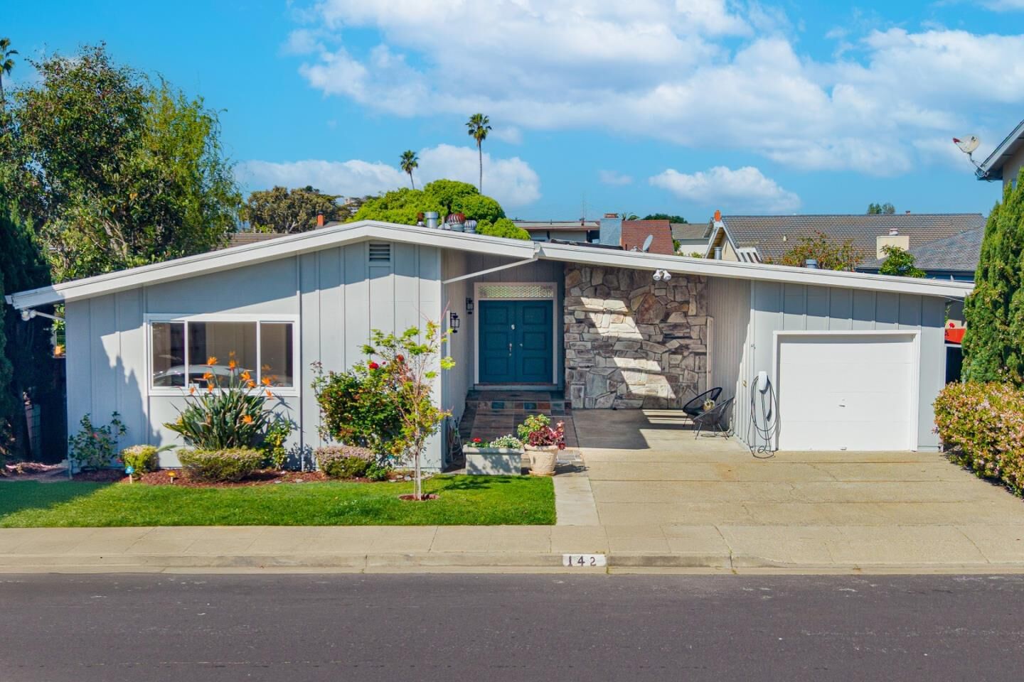 Property Photo: 142 Shooting Star Isle CA 94404
