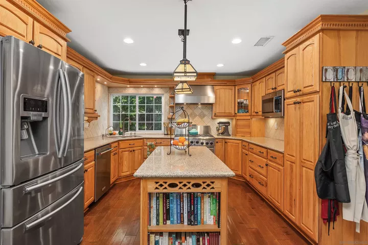 Property Photo:  10470 Orozco Rd  CA 92124 