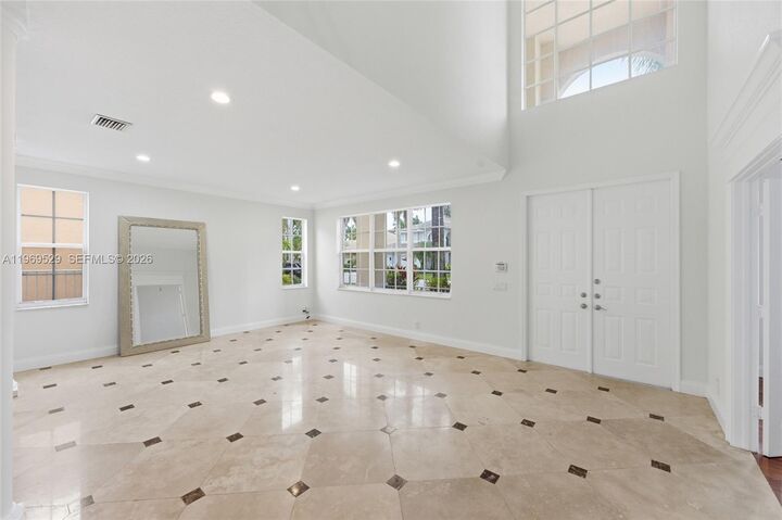 Property Photo:  2455 Greenbrier Ct  FL 33327 