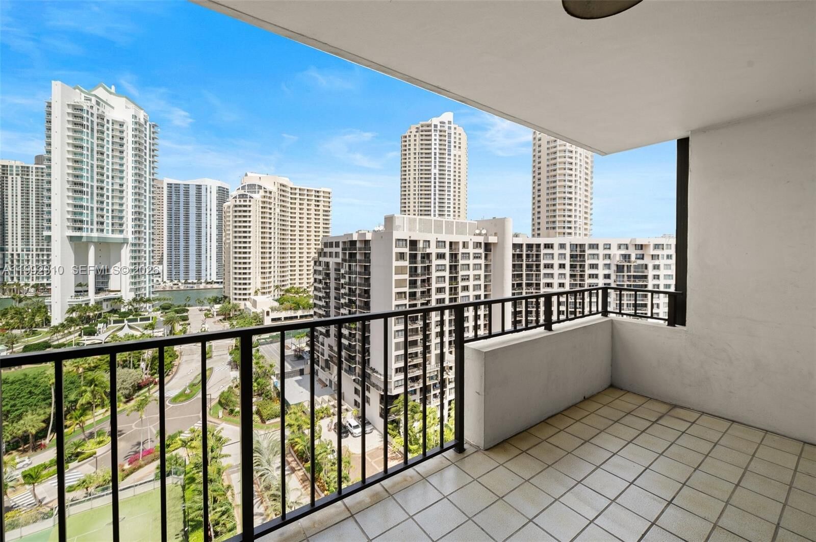 Property Photo:  520 Brickell Key Dr A1712  FL 33131 