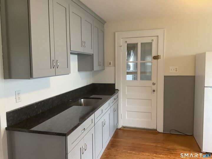 Property Photo:  340 Knowlton Street  CT 06615 