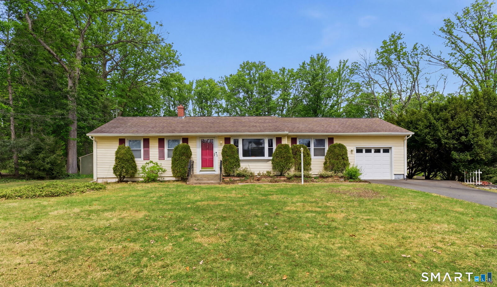 Property Photo:  8 Gem Drive  CT 06029 